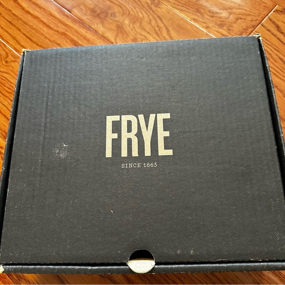 PRICE TO SELL🎉🎉 FRYE Carly Zip Chelsea Ankle Boots EUC whiskey brown sz 7 - Picture 7 of 7